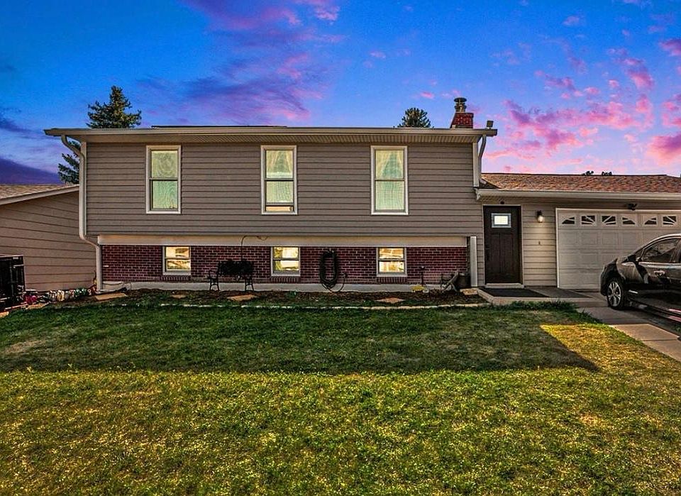 1st image of 17850 E Gunnison Pl