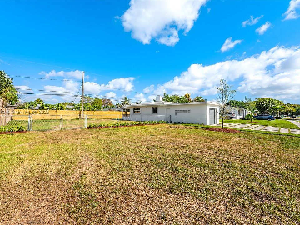 1st image of 9411 Jamaica Dr #9411
