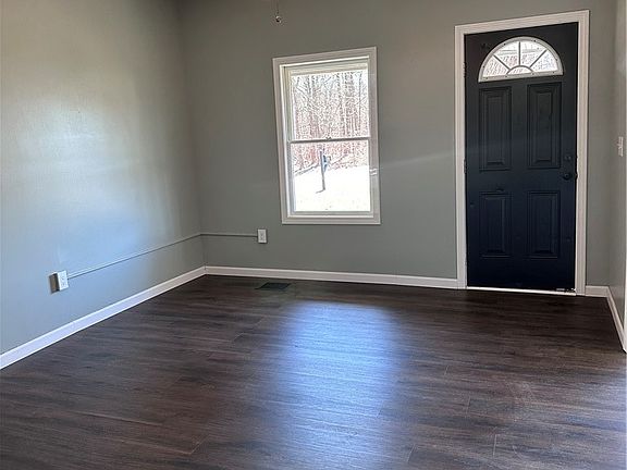 3rd image of 1204 Middle Rd
