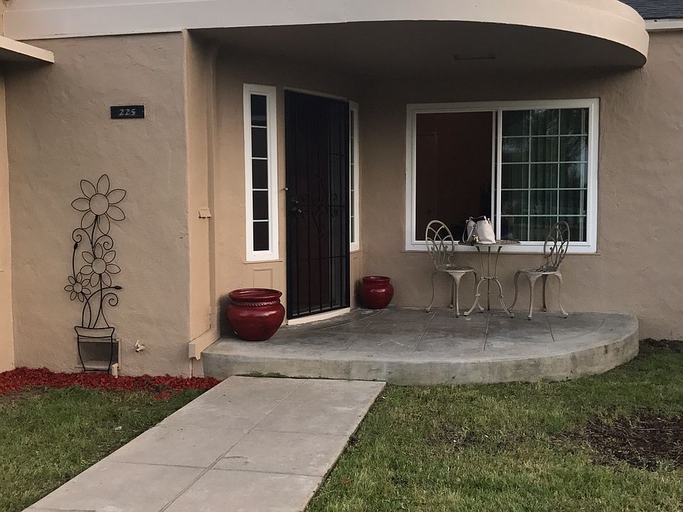 1st image of 225 W Grangeville Blvd