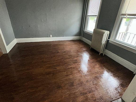 2nd image of 28 Brainard St