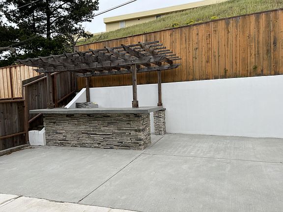 2nd image of 1262 Skyline Dr