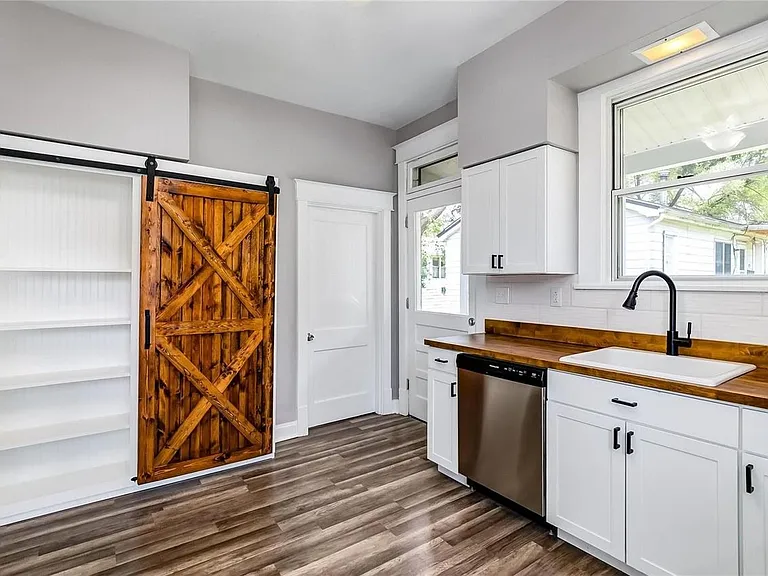 412 N Aurora St — Photo 45