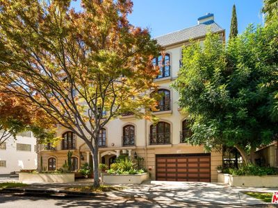 353 S Reeves Dr Unit 202, Beverly Hills, CA, 90212