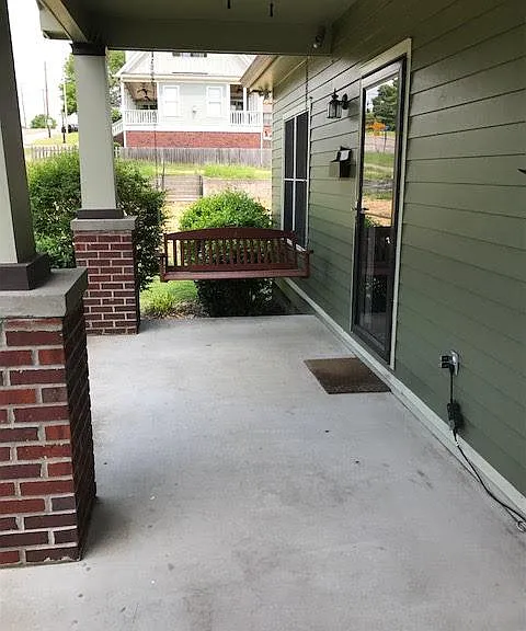 814 Shelby Ave — Photo 4