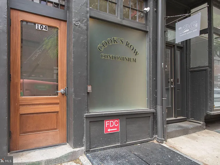 104 N 2nd St #200 — Photo 31