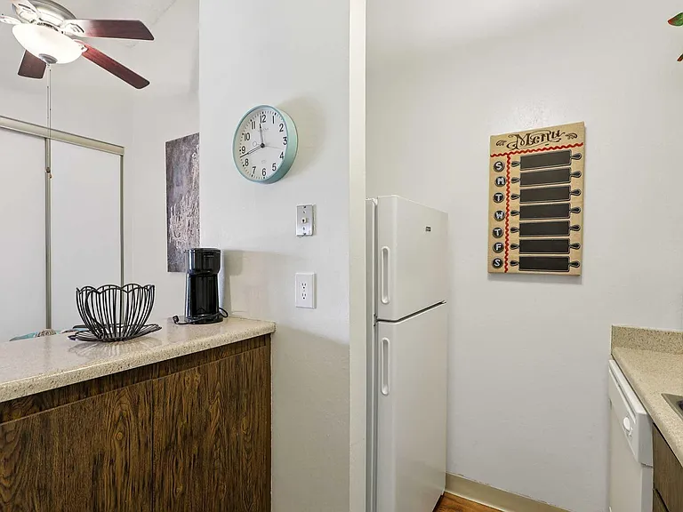 5666 East Hampton Street — Photo 1