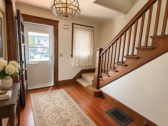 2nd image of 558 Savin Avenue