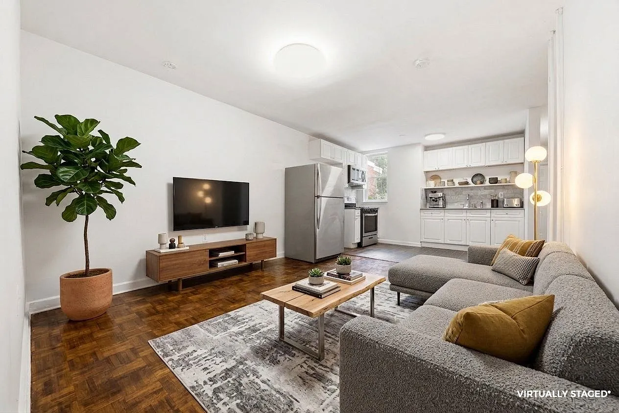 2 bed, 1.0 bath, 789 sqft, $1,995 — Photo 1