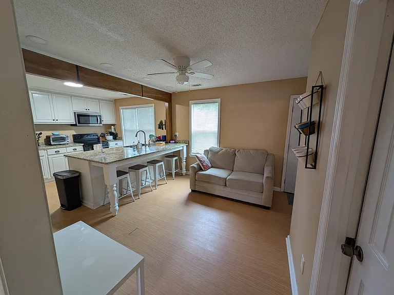 631 Pinkerton St — Photo 10