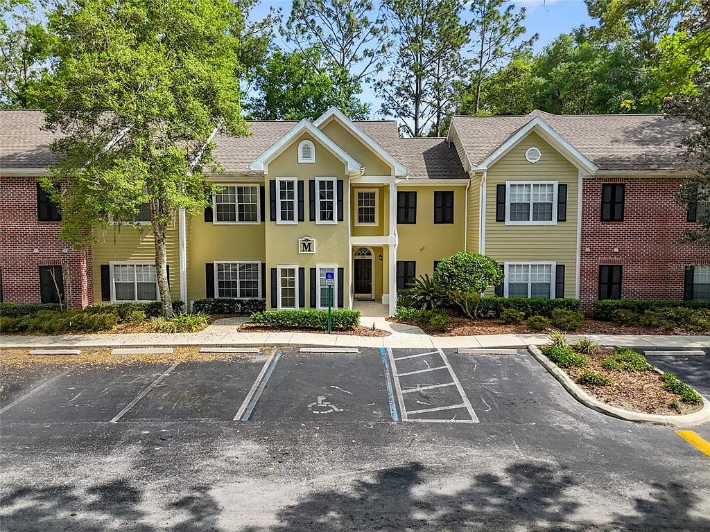 10000 SW 52nd Ave APT 68