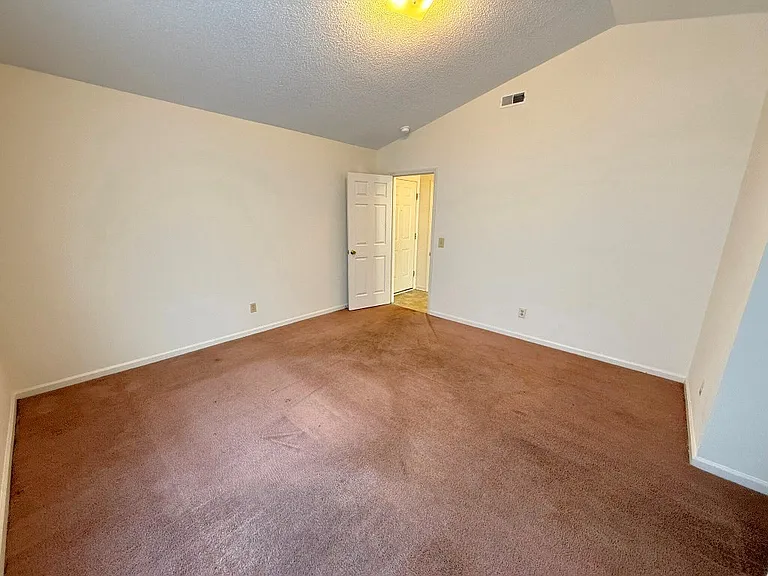 104 W Victoria Ct #F — Photo 15