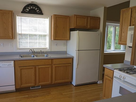 4th image of 223 Delia Dr