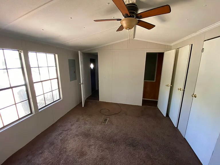 304 Holly Hill Rd — Photo 8