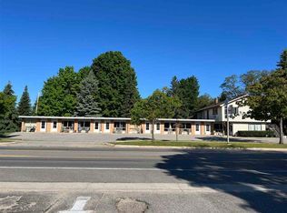 1415 Bridge St, Charlevoix, MI 49720