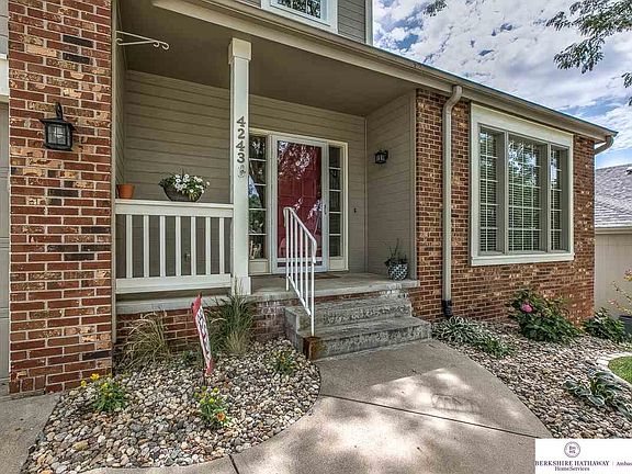 3rd image of 4243 N 165th St