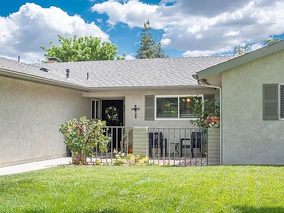 5th image of 3441 W Cambridge Dr