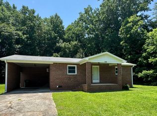 129 Ballard Dr, Dallas, NC 28034