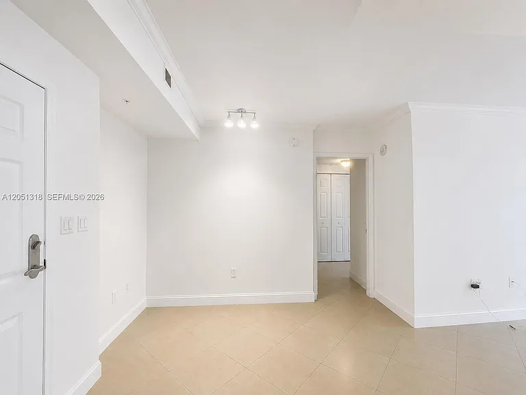 2000 N Bayshore Dr #1107 — Photo 13