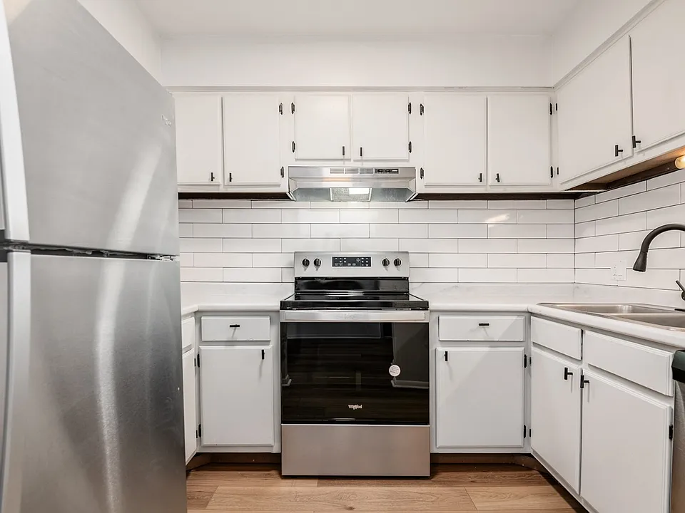 4445 Mobile Dr
