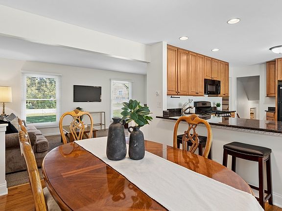 5th image of 28W691 Leverenz Rd