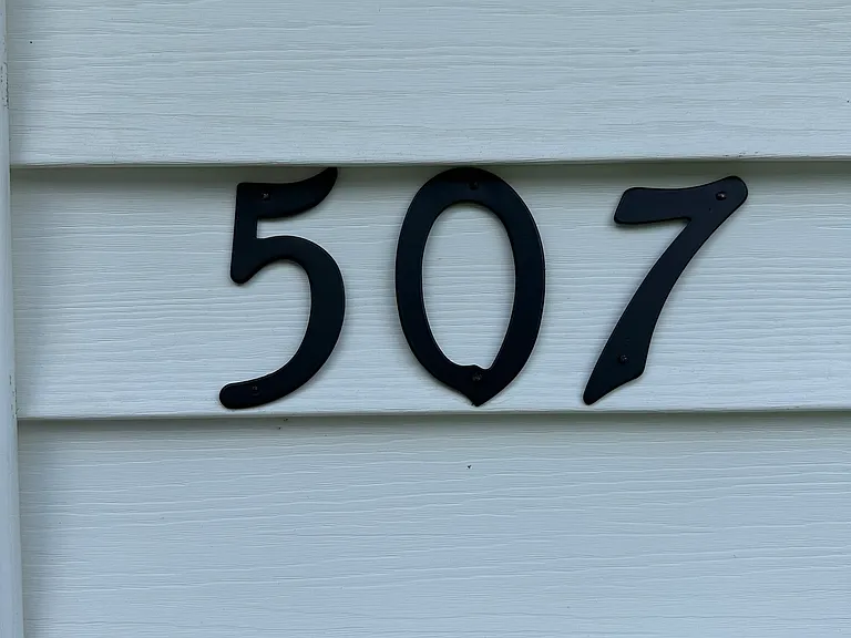 507 Gentry St — Photo 2