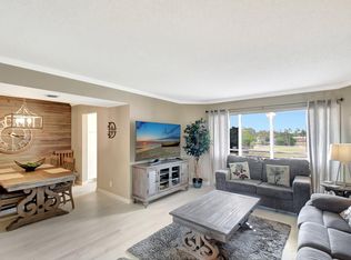 3951 Via Poinciana #415, Lake Worth, FL 33467