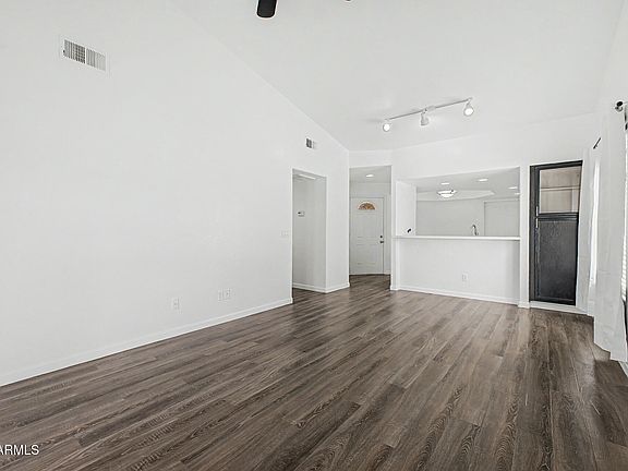 4th image of 1079 W FLINT Street