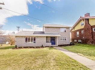 22 Country Club Blvd, Uniontown, PA 15401