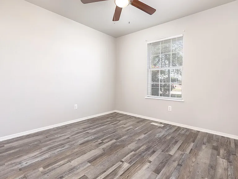 907 W Tesio Way — Photo 8