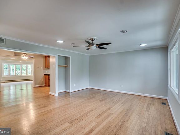 4th image of 12901 Point Pleasant Dr