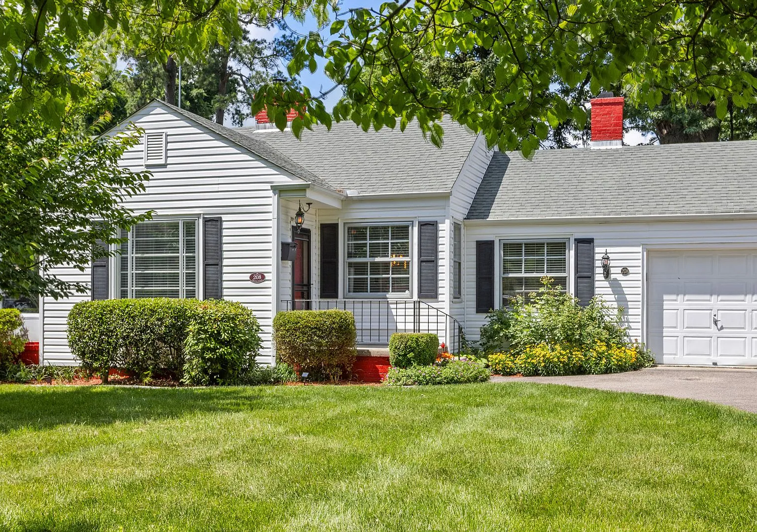 208 Marvin Ave, Colonial Heights, VA 23834 — Photo 3