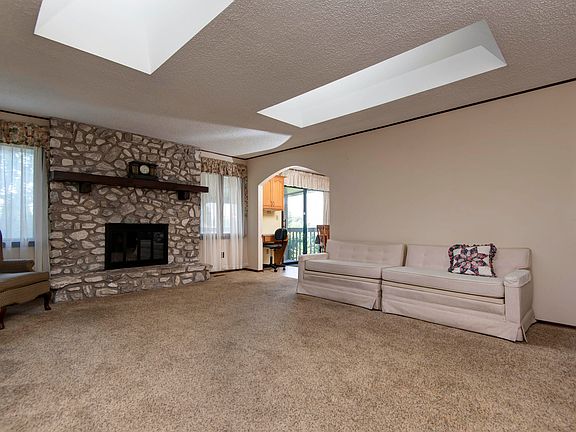 4th image of 506 E Kingsley Street