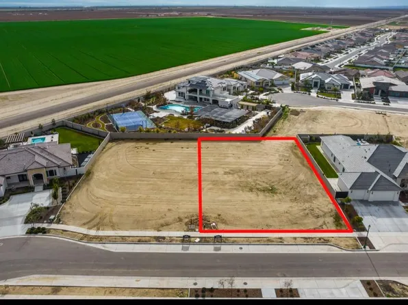 2325 Highgate Greens Dr, Bakersfield, CA 93311