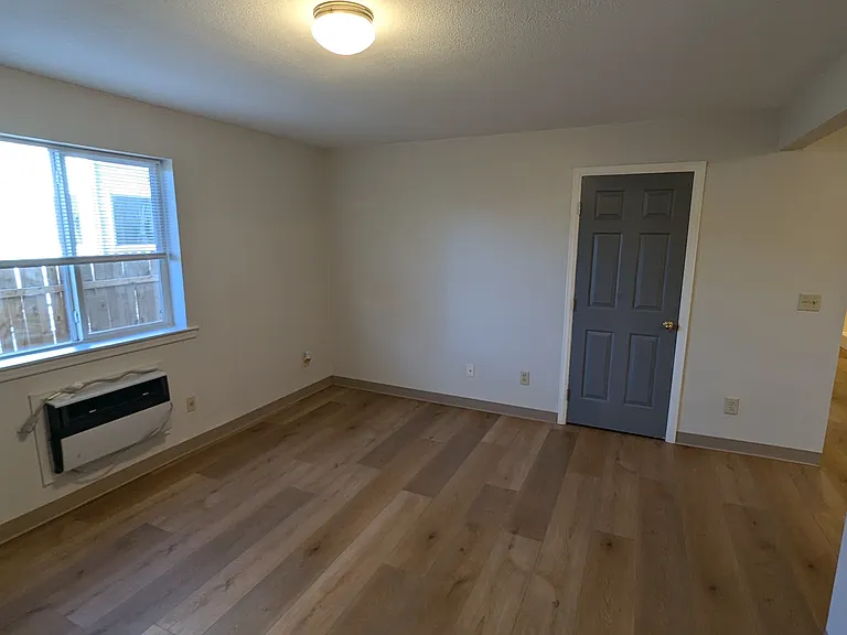 1445 Bluff St — Photo 6