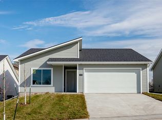 4383 E 44th St, Des Moines, IA 50317