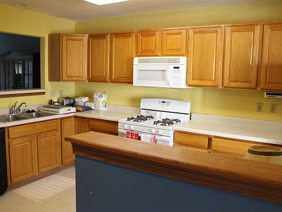 2nd image of 1586 Girard Ave