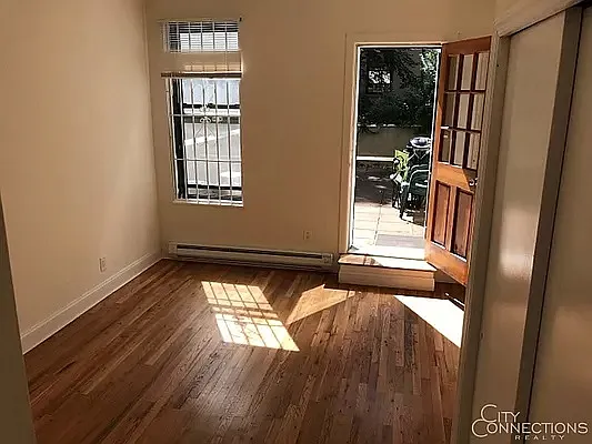 Rented by City Connections Realty | media 16