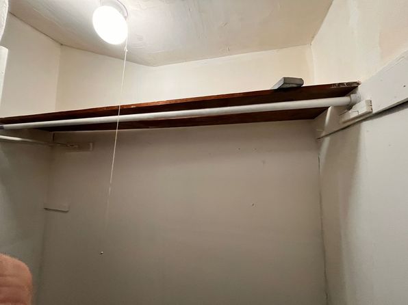 42 Maple Ave APT 1