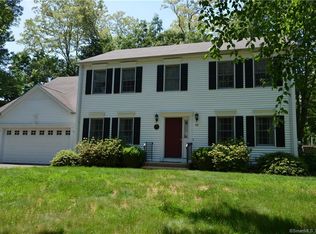 82 Bonnie View Dr, Trumbull, CT 06611