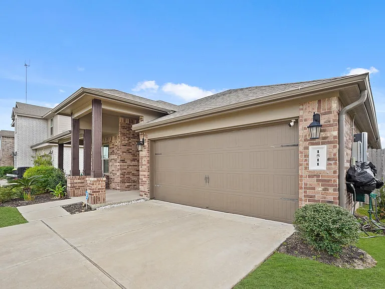 1511 Maple Ridge Dr — Photo 41