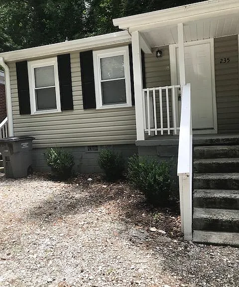 235 McMakin Dr #A — Photo 1