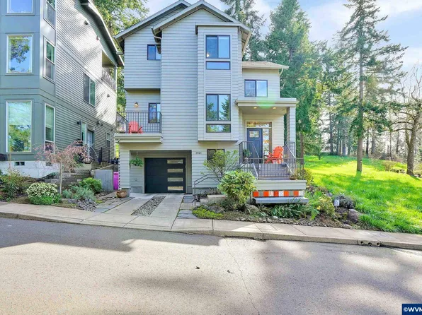 3961 Village Center Dr SE, Salem, OR 97302