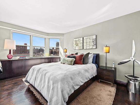 5th image of 360 W 22nd St APT 9L