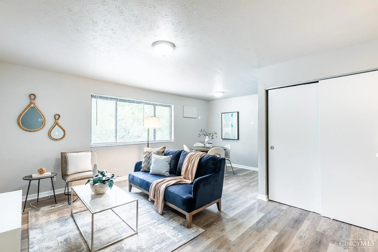 2 bed, 1.0 bath, $1,150 — Photo 2