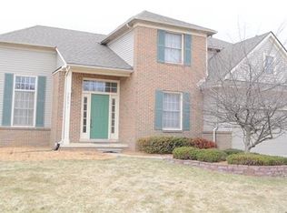 28751 Hearthstone Dr, Novi, MI 48377