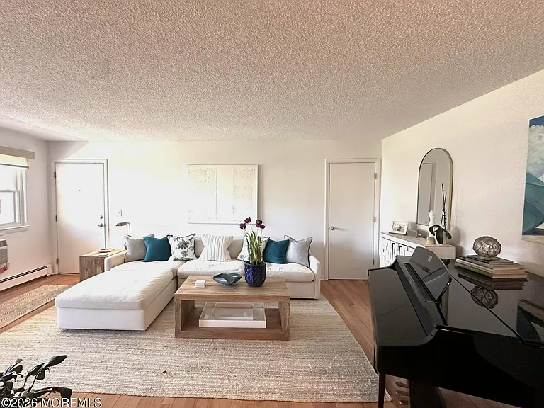 101 Wharfside Dr — Photo 3