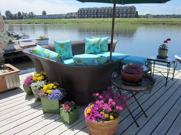Deck seating to enjoy outdoors