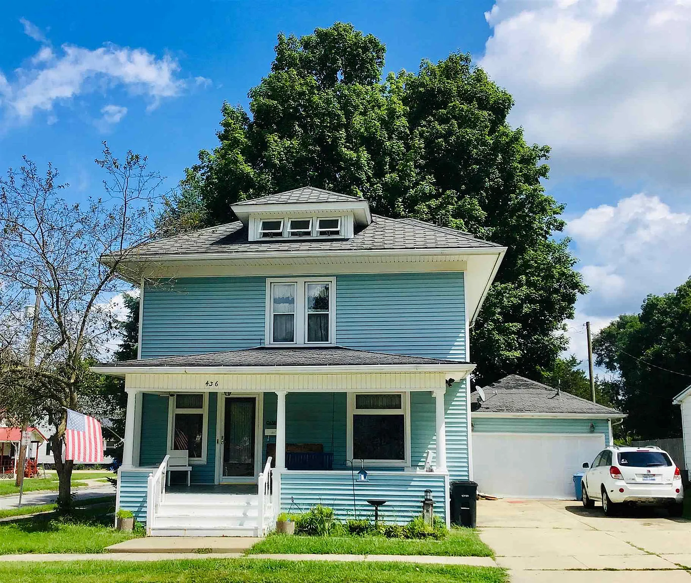 436 N Wood St photo 1