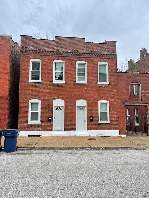 1st image of 1428 Mallinckrodt St #A